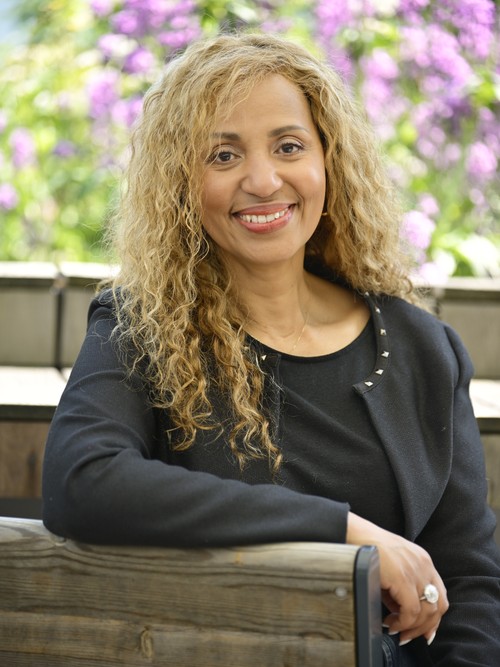 Portrait de Leonilda, Public speaking & communication chez Allemand-Genève.